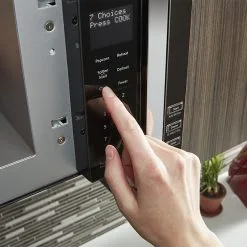 Four à Micro-ondes Encastrable à Profil Bas KitchenAid, Acier Inoxydable Noir, 1000 Watts, 500 PCM, DEL -magasin d'appareils de cuisine 30005982d L